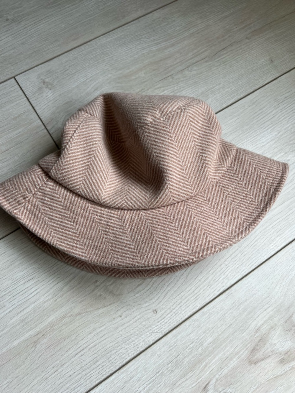 Women’s Bucket Hat in Light Taupe Herringbone. NWOT